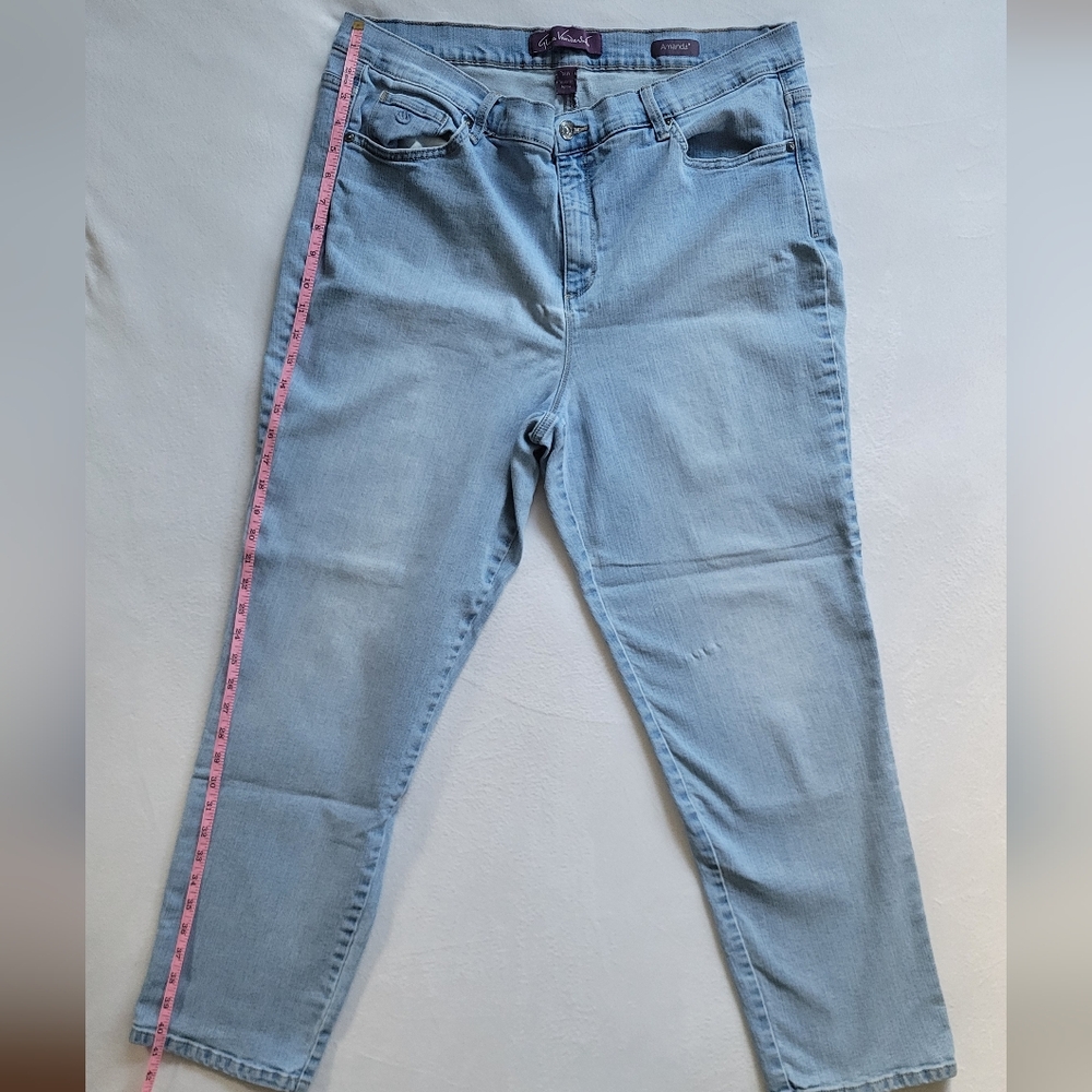 Gloria Vanderbilt Light Blue Amanda Jeans - Picture 3 of 5